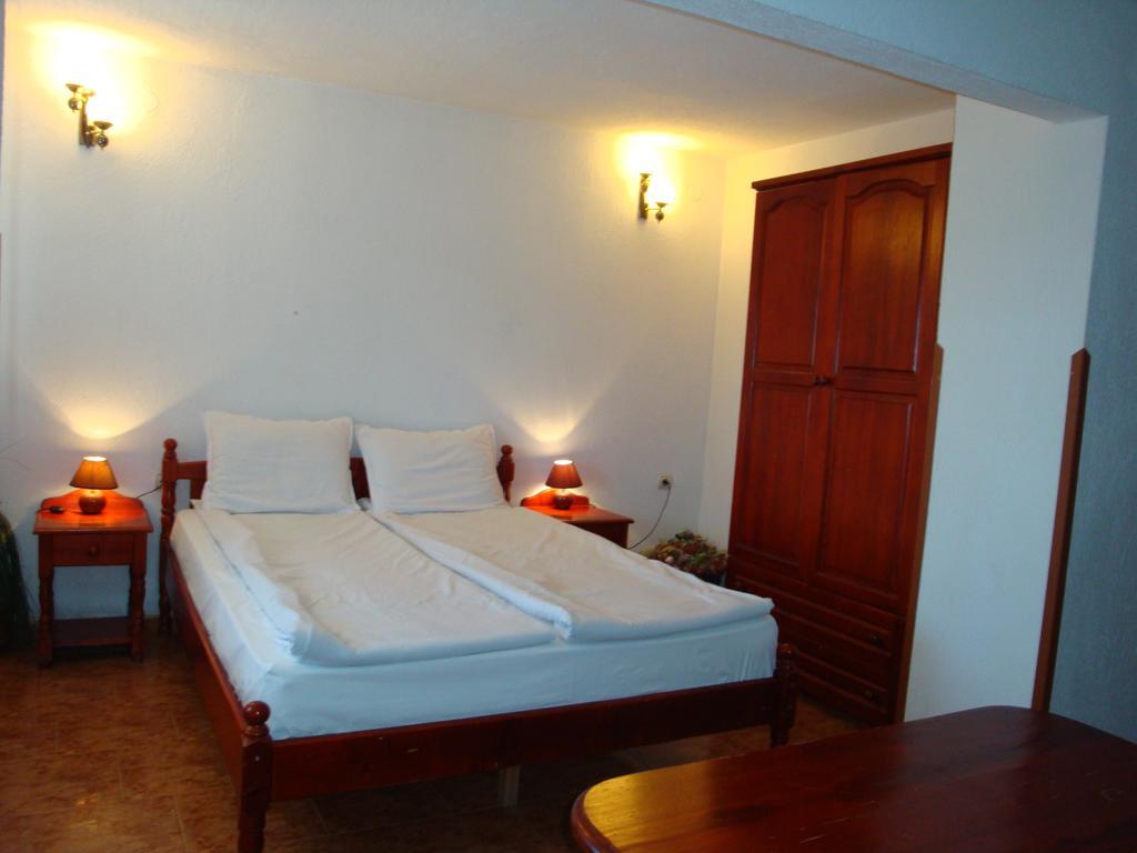 Family Hotel Diana Lyaskovo  Экстерьер фото